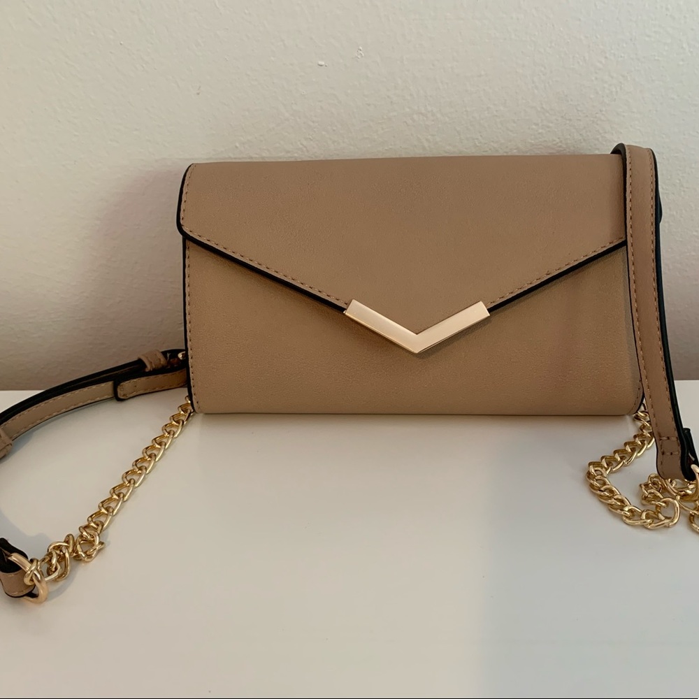 Urban Expressions
Hester Crossbody Bag in Nude/ Beige Color